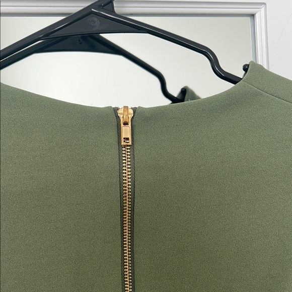Alexia Admor “Wren” Army Green Sleeveless Dress - Picture 8 of 8
